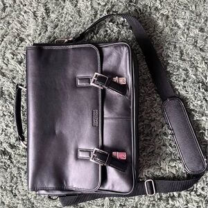 Kenneth Cole Reaction Black Leather Messenger Bag